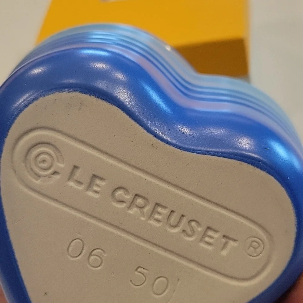 Le Creuset Rare Retired International Ombre  Heart Ramekin New In Box